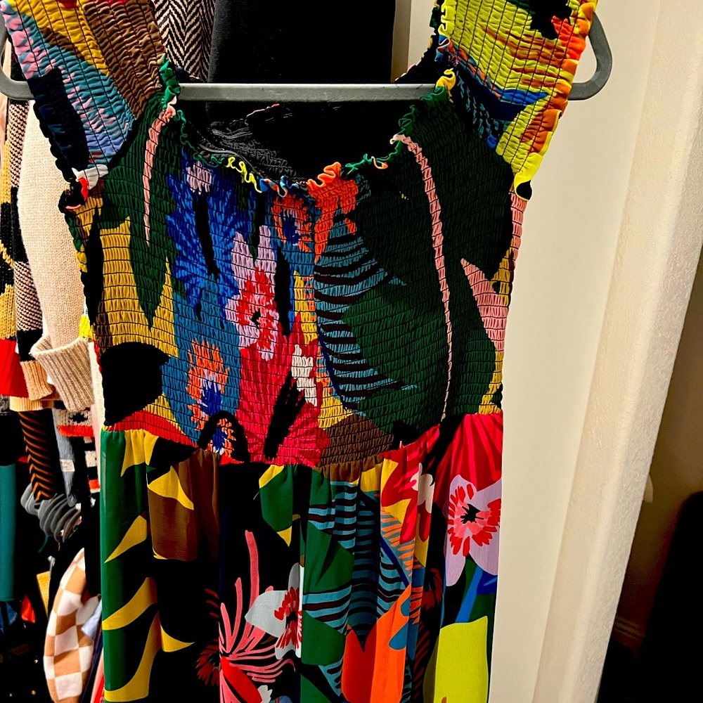 Beautiful off the shoulder or on accordion bust summer dress